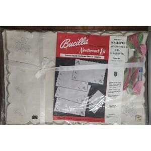 Vtg Bucilla Needlework Kit 8pc Luncheon Set Scalloped Edge Linen Napkin Placemat